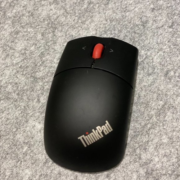 ThinkPad Bluetooth Laser Mouse - Picture 2 of 2